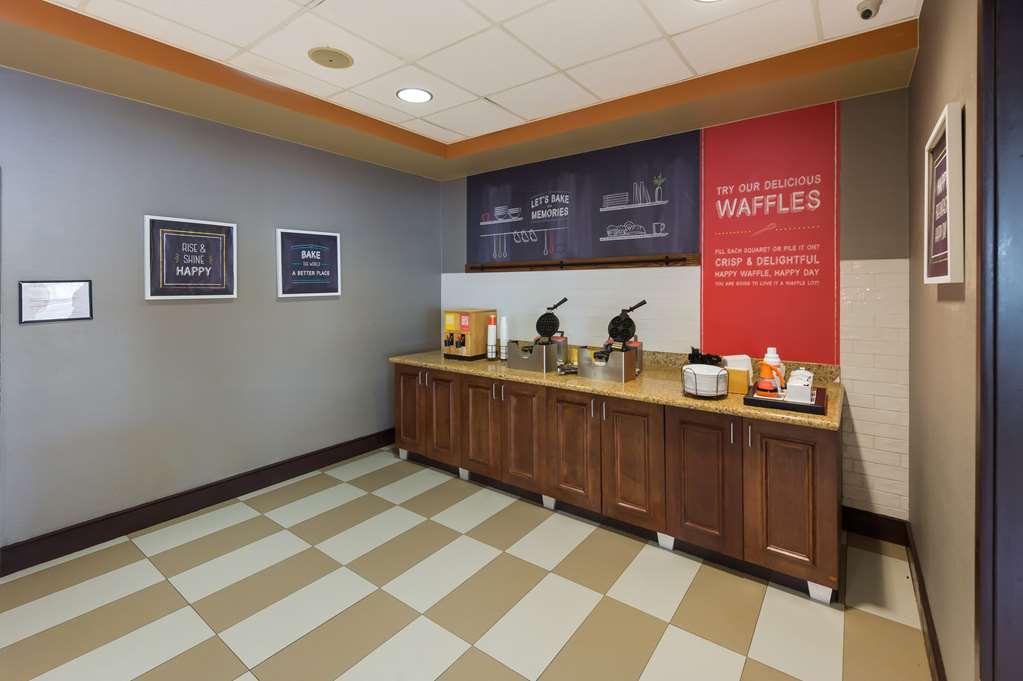 Hampton Inn Nanuet Restaurant photo